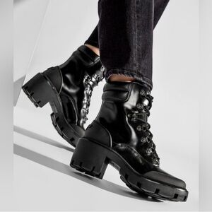 Tory Burch Black Lug Sole Hiker Ankle Boots Sz. 10.5